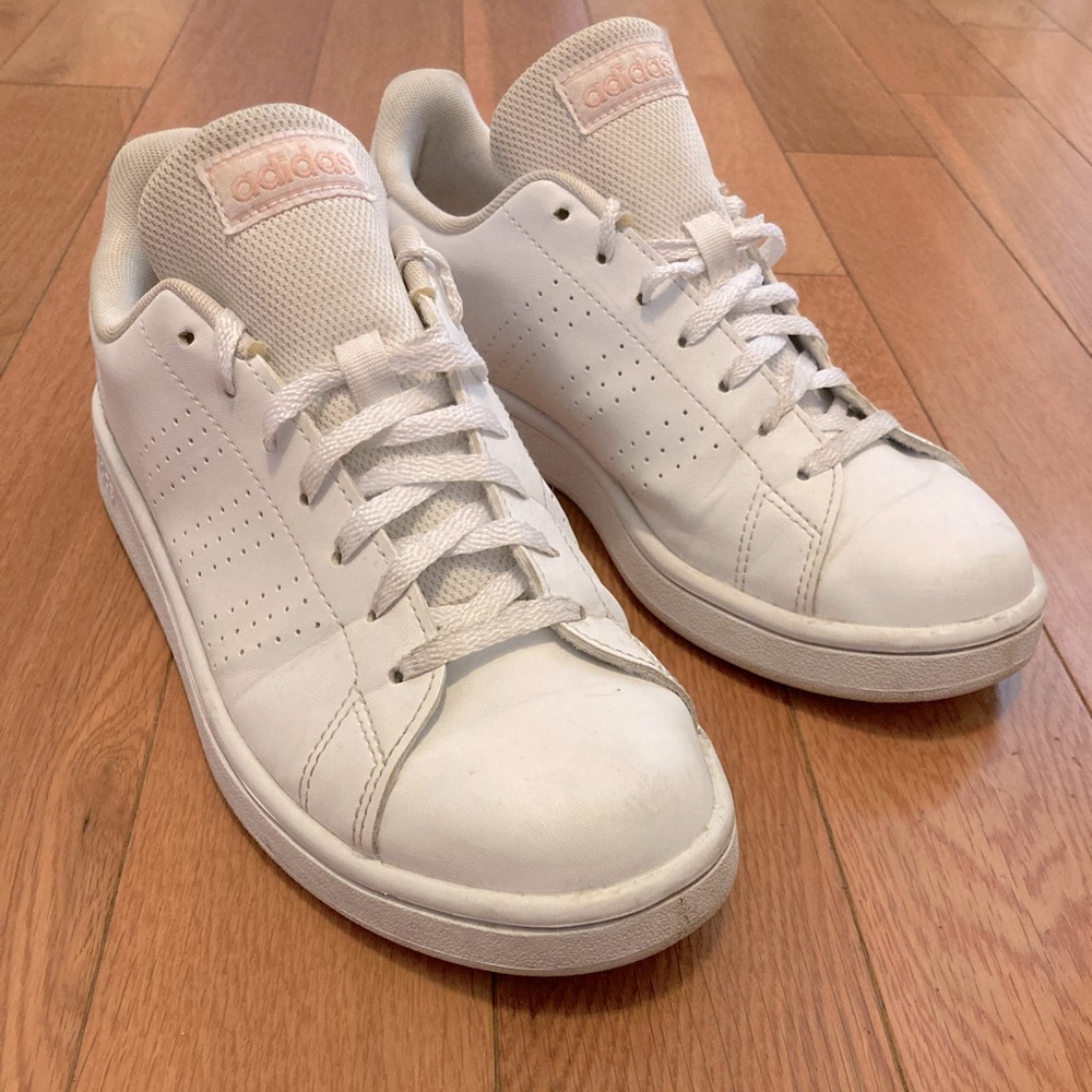 Adidas Womens Advantage Base, 7.5 US